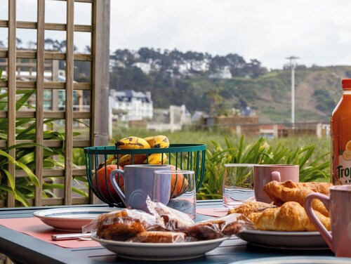 Appartement 'Les Pieds Dans L'eau' avec vue sur la mer, terrasse privée et Wi-Fi