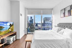 2 sovrum, strykjärn/strykbräda och sängkläder