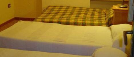 4 slaapkamers, een strijkplank/strijkijzer, beddengoed