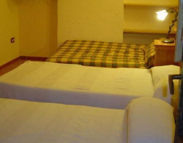 4 Schlafzimmer, Bügeleisen/Bügelbrett, Bettwäsche