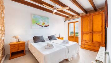 3 chambres, fer et planche Ă repasser, Wi-Fi gratuit, draps fournis