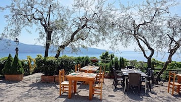 Ristorazione all'aperto