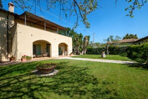 Exterior - Apartment 'Leccino' with Shared Pool, Wi-Fi and Air Conditioning (Capalbio)