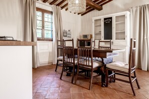 Dining - Apartment 'Leccino' with Shared Pool, Wi-Fi and Air Conditioning (Capalbio)