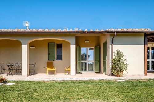 Ferienwohnung 'Frantoio' mit Gemeinschaftspool, Wi-Fi und Klimaanlage