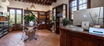 Apartment 'Moraiolo' with Shared Pool, Wi-Fi and Air Conditioning