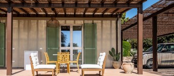 Apartment '5' with Shared Pool, Wi-Fi and Air Conditioning