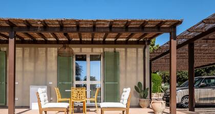 Apartment '5' with Shared Pool, Wi-Fi and Air Conditioning