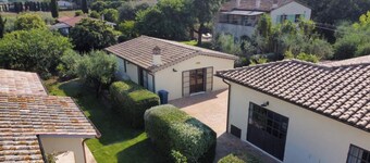 Apartment '6' with Shared Pool, Wi-Fi and Air Conditioning