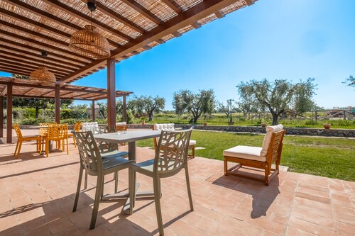 Appartement "6" avec piscine partagée, Wi-Fi et climatisation