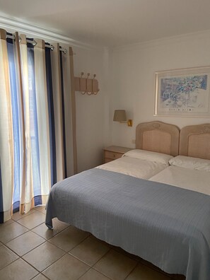 2 soverom, strykejern/-brett, wi-fi (inkludert) og sengetøy