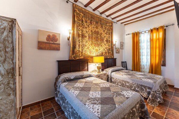 1 bedroom, free WiFi, bed sheets