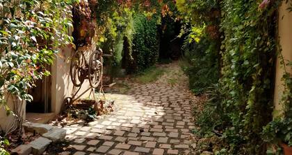 Room 'Habitación 6' with Private Garden, Wi-Fi and Air Conditioning