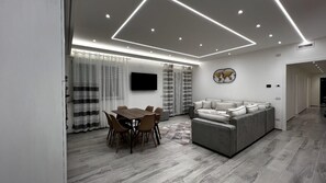 Interior - Room 'Le Nid' with Private Terrace and Wi-Fi (Savona)