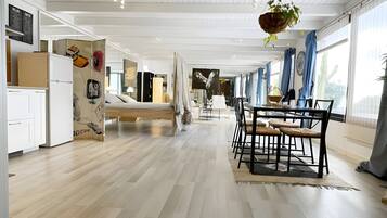 1 dormitorio, tabla de planchar con plancha, wifi gratis y ropa de cama