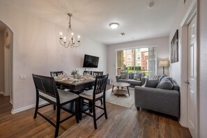 Interior - VC8-107 Vista Cay Orlando Condo | Walk to Pool, Near Disney & Universal (Orlando)