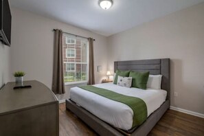 2 bedrooms, iron/ironing board, travel cot, free WiFi