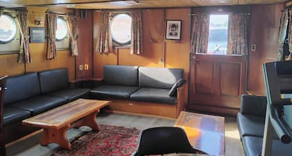 Luxurious one of a kind Tugboat/yacht, NYC, Sleeps 12, unique experience,
