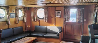 Luxurious one of a kind Tugboat/yacht, NYC, Sleeps 12, unique experience,