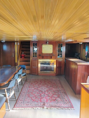 Luxurious one of a kind Tugboat/yacht, NYC, Sleeps 12, unique experience,