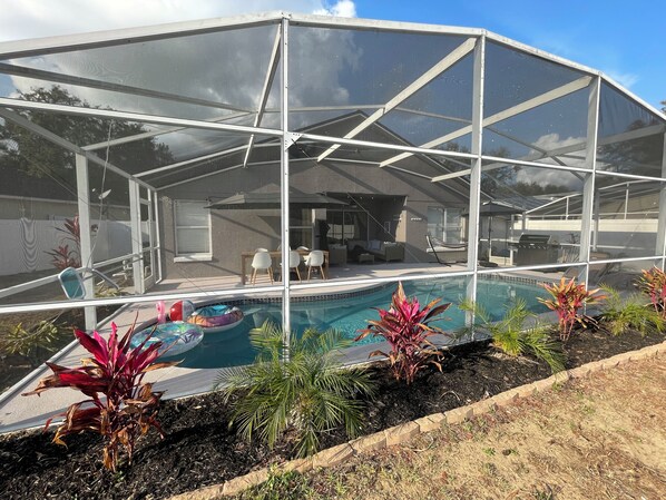 Piscine extérieure, piscine chauffée