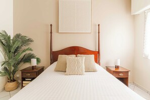 2 sovrum, skrivbord, strykjärn/strykbräda och gratis wi-fi