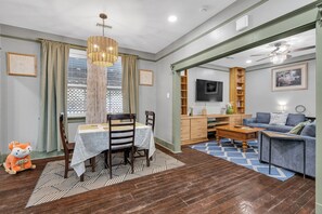 TV - Cottage near the New Orleans Airport (Destrehan)