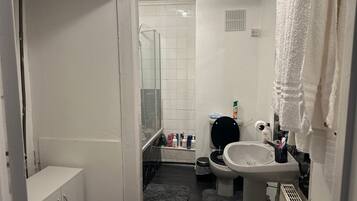 House | Bathroom | Combined shower/tub, deep soaking tub, hair dryer, towels