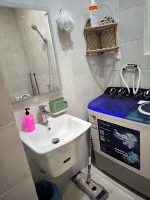 Haartrockner, Handtücher, Seife