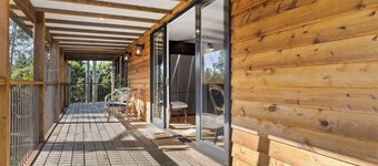 Stunning Modern Accommodation on Prestige Rural Property