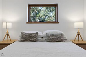 3 bedrooms, desk, iron/ironing board, travel cot