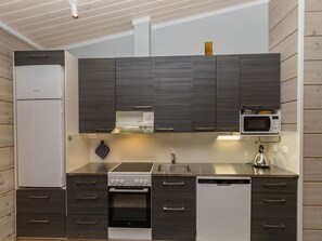 Fridge, microwave, dishwasher, cookware/dishes/utensils