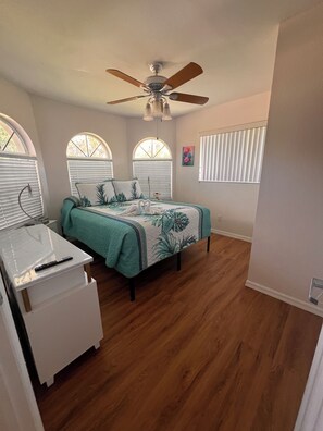 7 bedrooms, iron/ironing board, WiFi, bed sheets