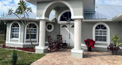 Casa Bella with heated swimming pool 7 bedrooms and 3 bathrooms