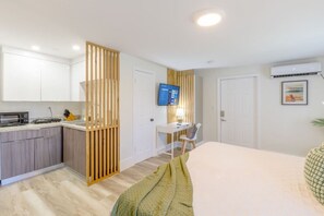 1 bedroom, desk, iron/ironing board, free WiFi