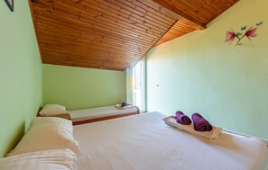 1 bedroom, free WiFi, bed sheets