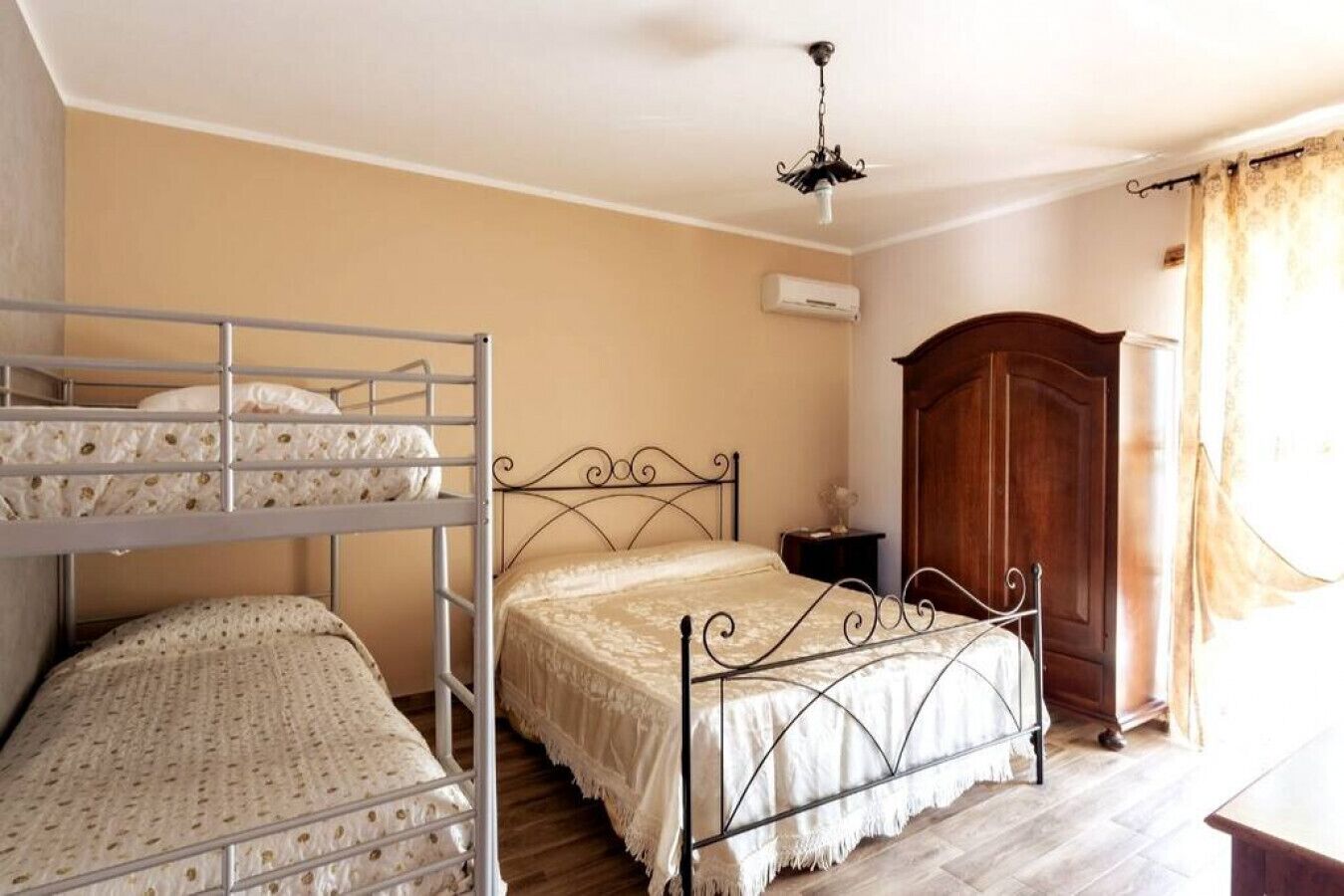 1 camera, Wi-Fi gratuito