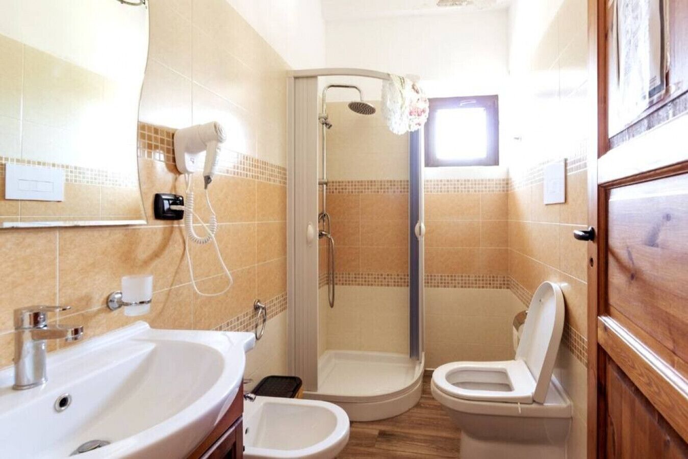 Hair dryer, towels
