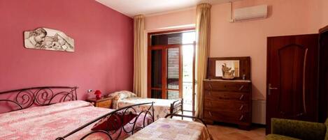 1 bedroom, WiFi, bed sheets