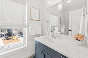 Douche, serviettes fournies