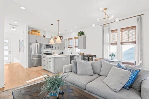 Télévision, table de tennis de table