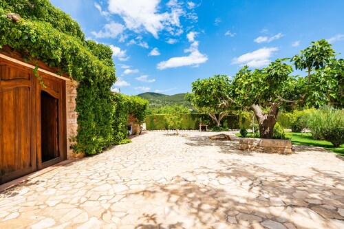 Country House 'El Catala' with Mountain View, Private Pool and Air Conditioning