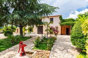 Exterior - Country House 'El Catala' with Mountain View, Private Pool and Air Conditioning (Vall D' Alba- Castellón)