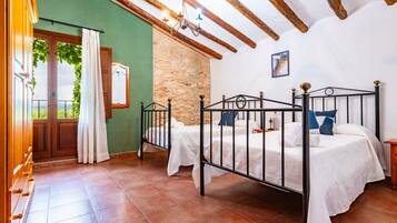 5 Schlafzimmer, Bügeleisen/Bügelbrett, Bettwäsche, Rollstuhlgeeignet