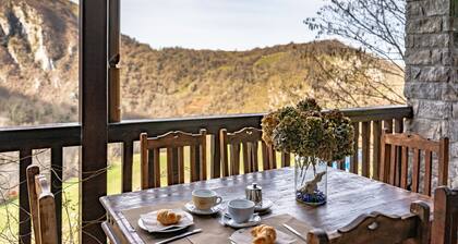 Room 'El Manzano' with Shared Pool, Shared Garden and Wi-Fi