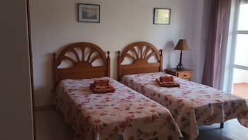 1 chambre, fer et planche Ă repasser, draps fournis