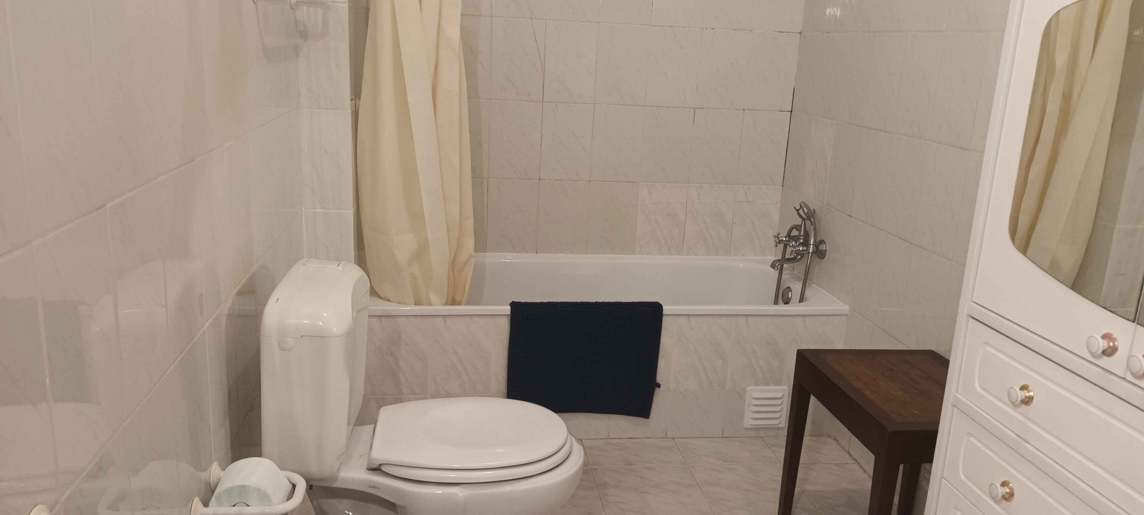 Douche, serviettes fournies