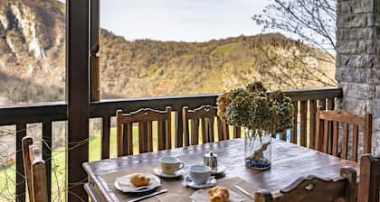 Room 'El Nogal' with Shared Pool, Shared Garden and Wi-Fi