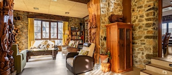 Room 'El Nogal' with Shared Pool, Shared Garden and Wi-Fi