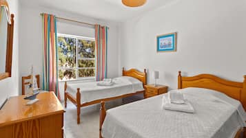 2 chambres, fer et planche Ă repasser, draps fournis